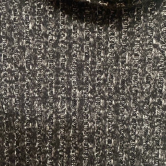 Lucky Brands light weight sweater size small - Picture 3 of 3